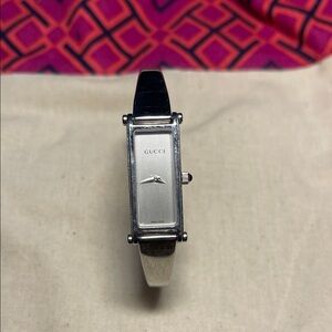 Gucci Vintage Women's Stainless Steel Silver Watch